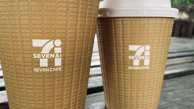 SEVEN CAFE のホットカフェラテ